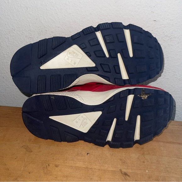 Nike Air Huarache Red Premium Varsity Jacket Sneakers Shoes Mens Sz 6 - Picture 10 of 10